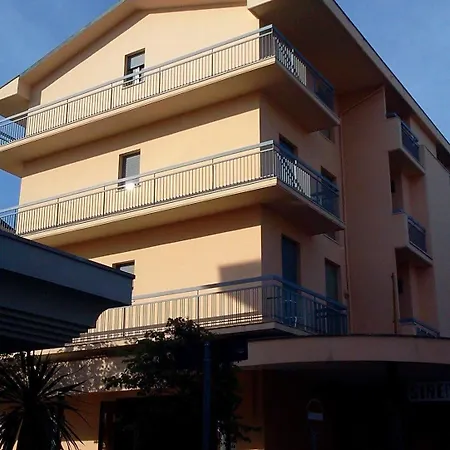 Sirena Hotel 2*